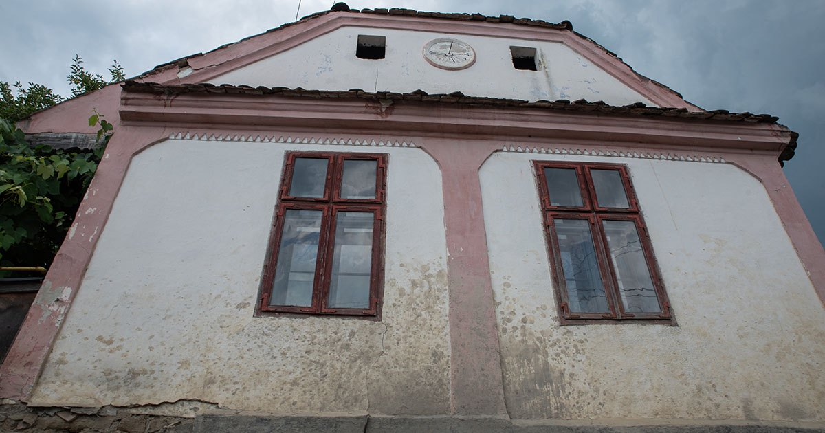 Zsuzsa néni a napórás házból